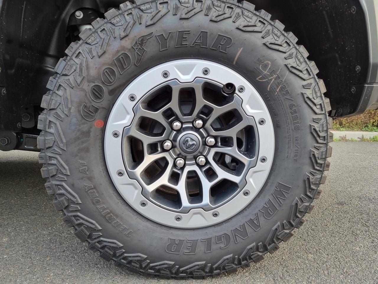 DODGE RAM 1500 CREW CAB TRX 6.2L V8