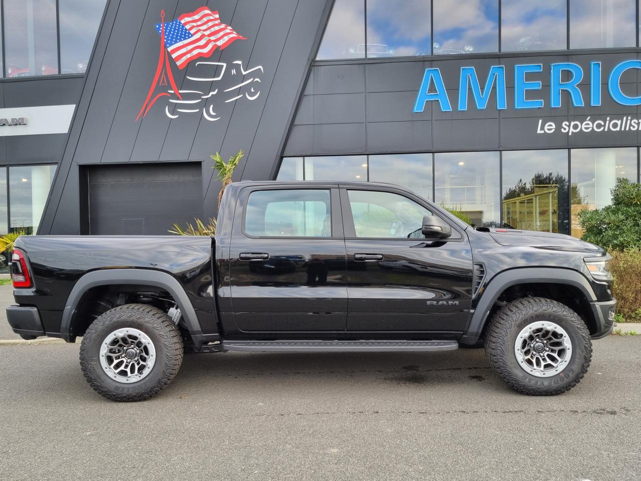 DODGE RAM 1500 CREW CAB TRX 6.2L V8
