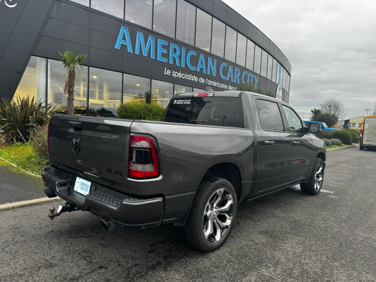 DODGE RAM 1500 CREW SPORT