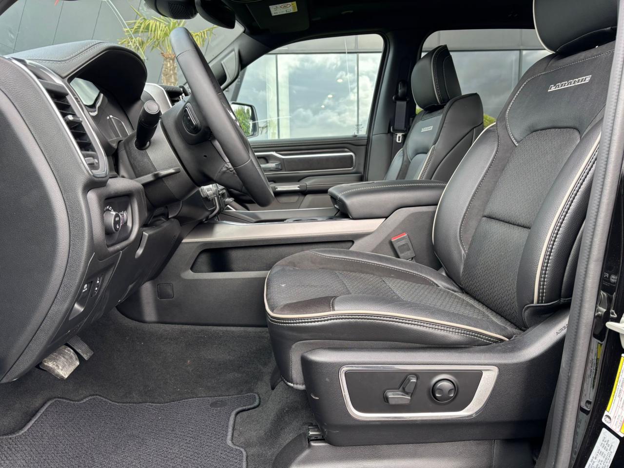 DODGE RAM 1500 CREW LARAMIE SPORT NIGHT EDITION