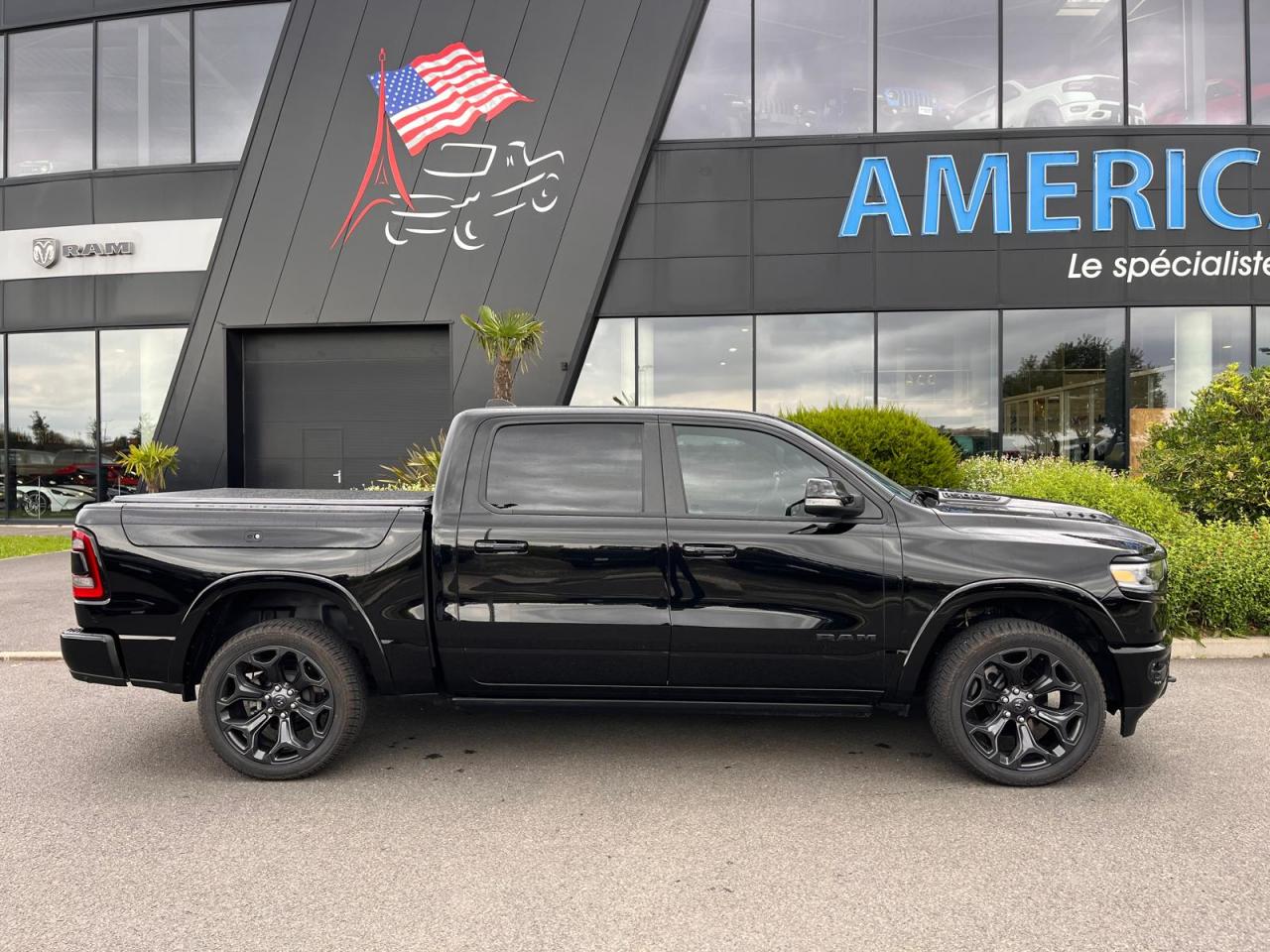 DODGE RAM 1500 CREW LIMITED NIGHT EDITION RAMBOX HAYON