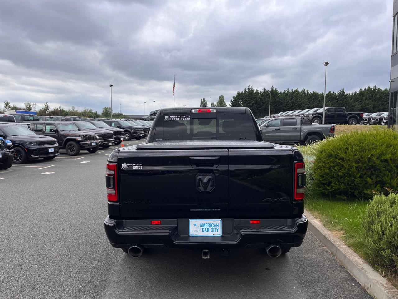 DODGE RAM 1500 CREW LIMITED NIGHT EDITION RAMBOX HAYON