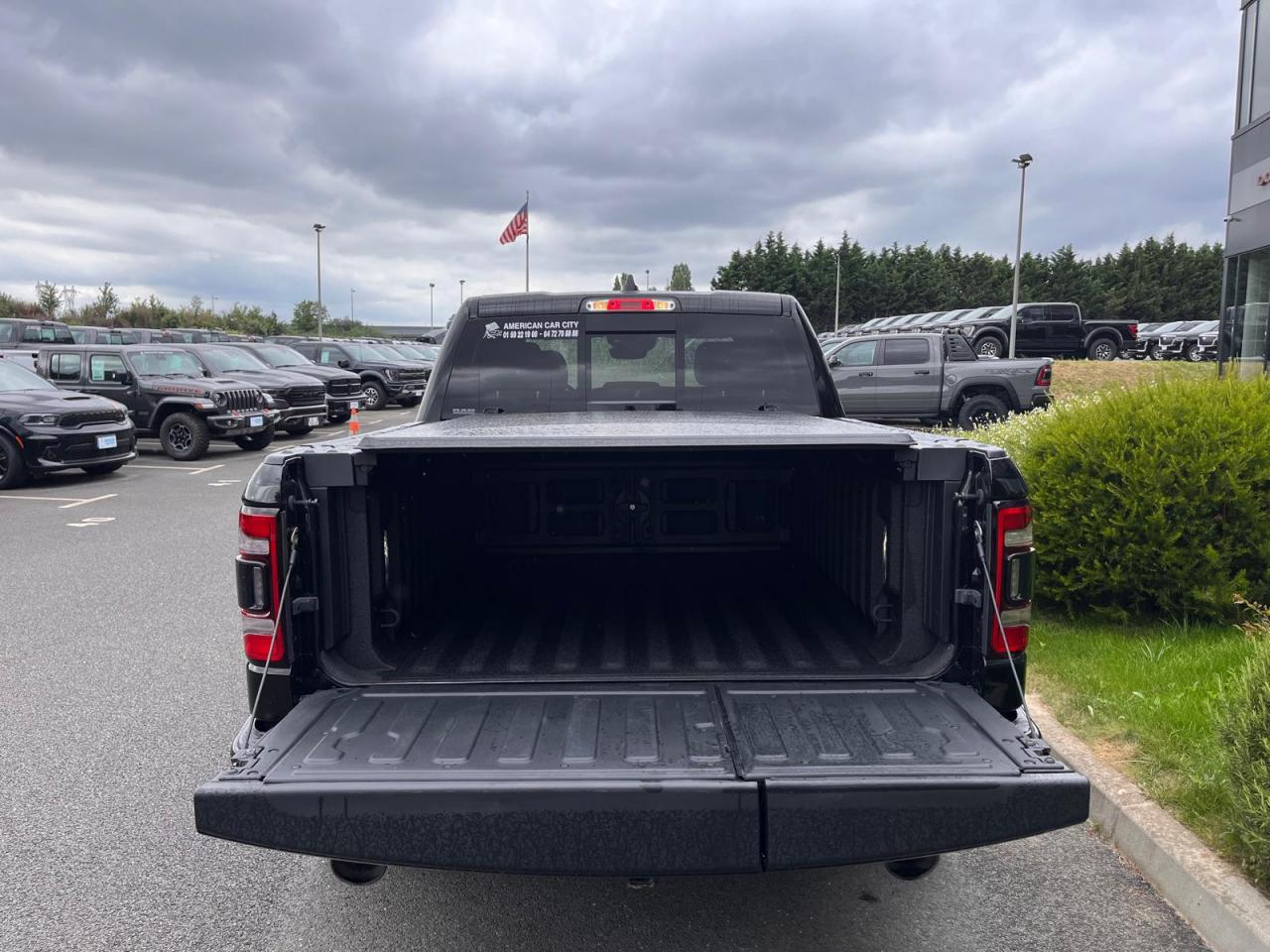 DODGE RAM 1500 CREW LIMITED NIGHT EDITION RAMBOX HAYON