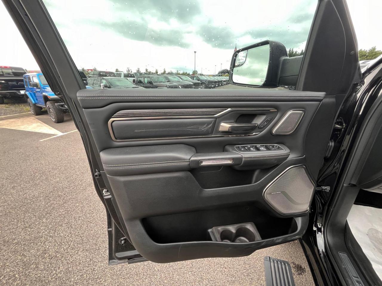 DODGE RAM 1500 CREW LIMITED NIGHT EDITION RAMBOX HAYON