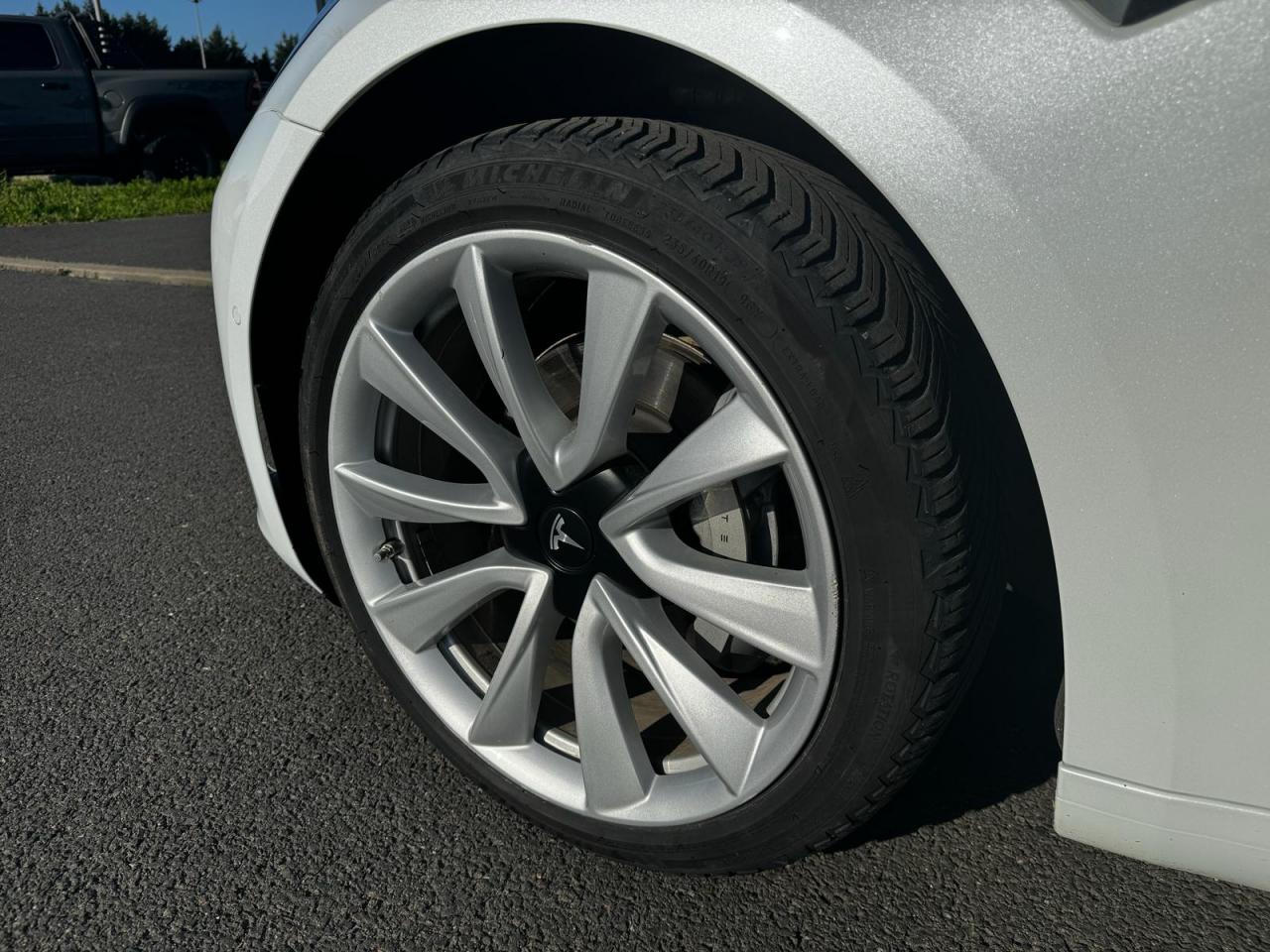 TESLA MODEL 3 Long-Range Dual Motor AWD