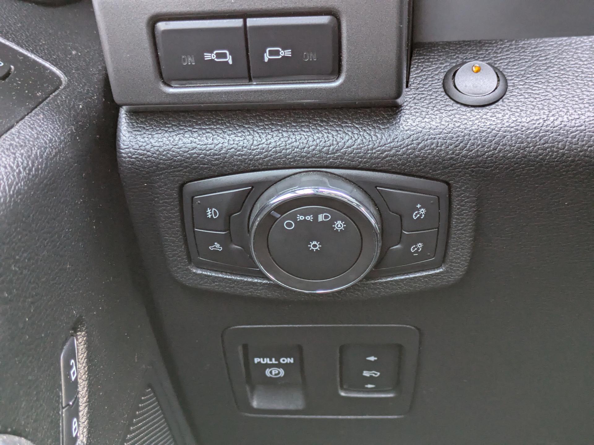 FORD F150 Supercrew XLT V8 5.0L Flexfuel