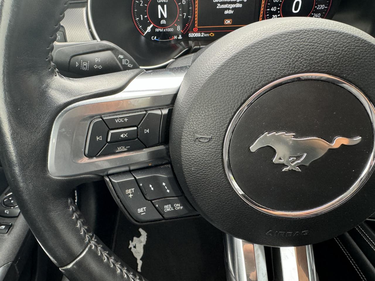 FORD MUSTANG GT FASTBACK V8 5.0L