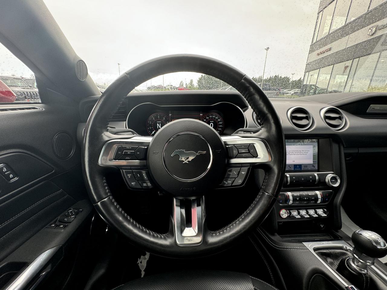 FORD MUSTANG GT FASTBACK V8 5.0L