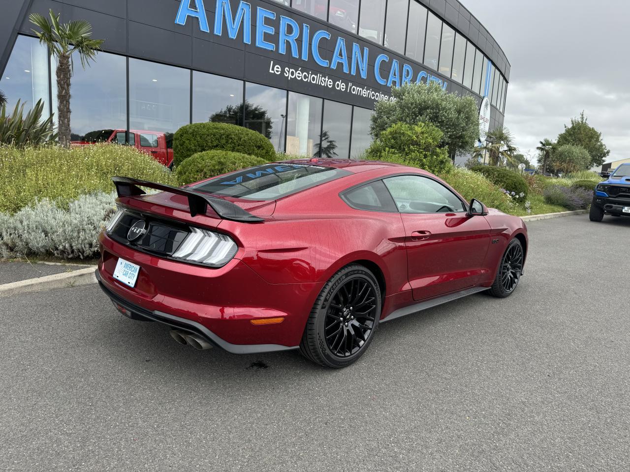 FORD MUSTANG GT FASTBACK V8 5.0L