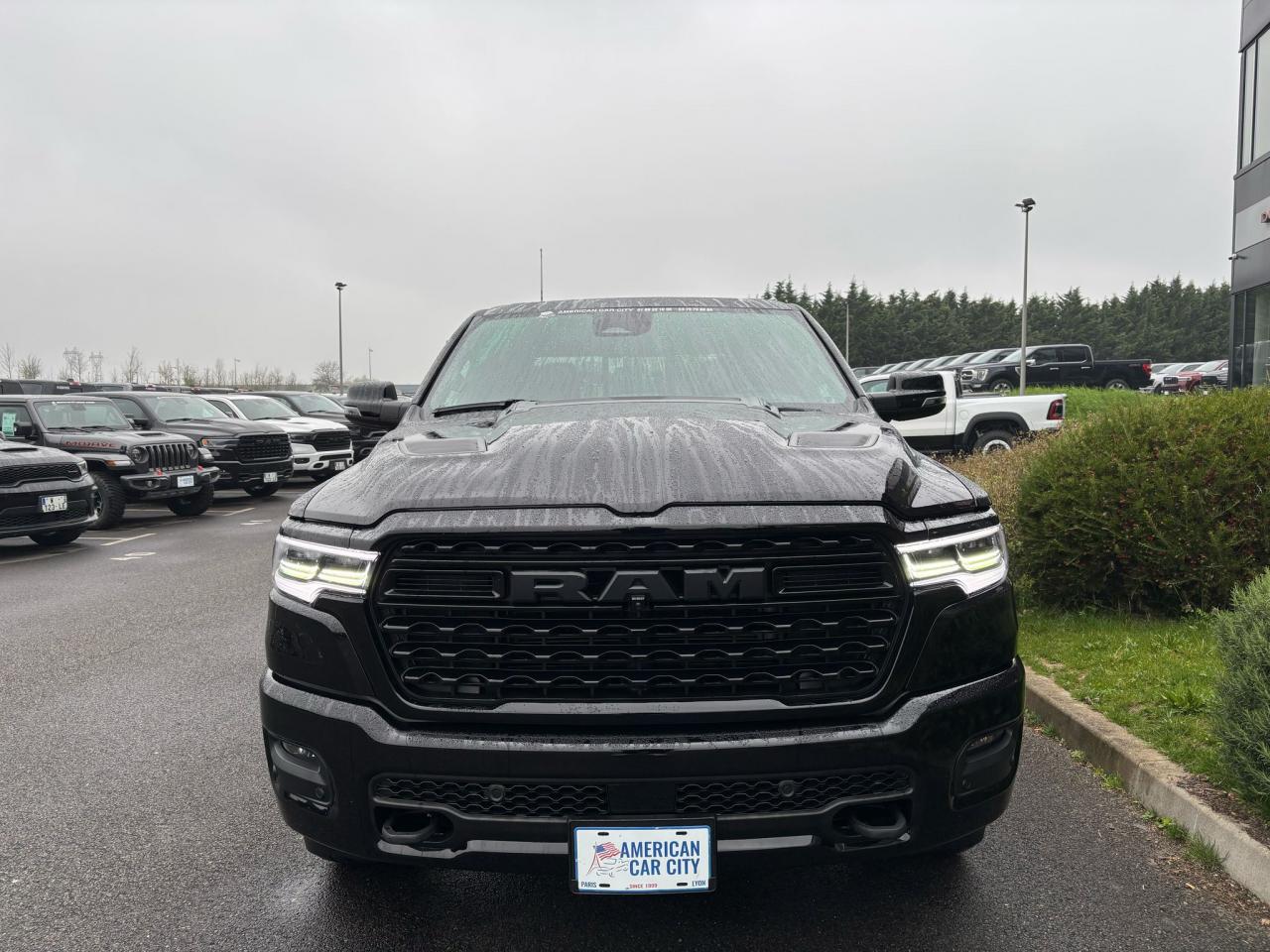 DODGE RAM 1500 CREW LIMITED NIGHT EDITION RAMBOX 2025