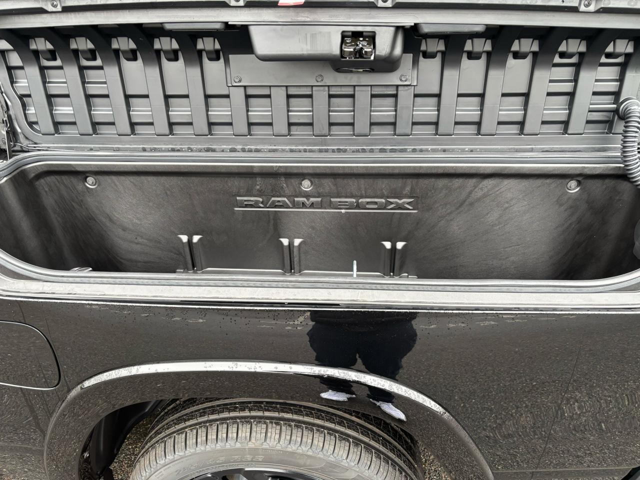 DODGE RAM 1500 CREW LIMITED NIGHT EDITION RAMBOX 2025