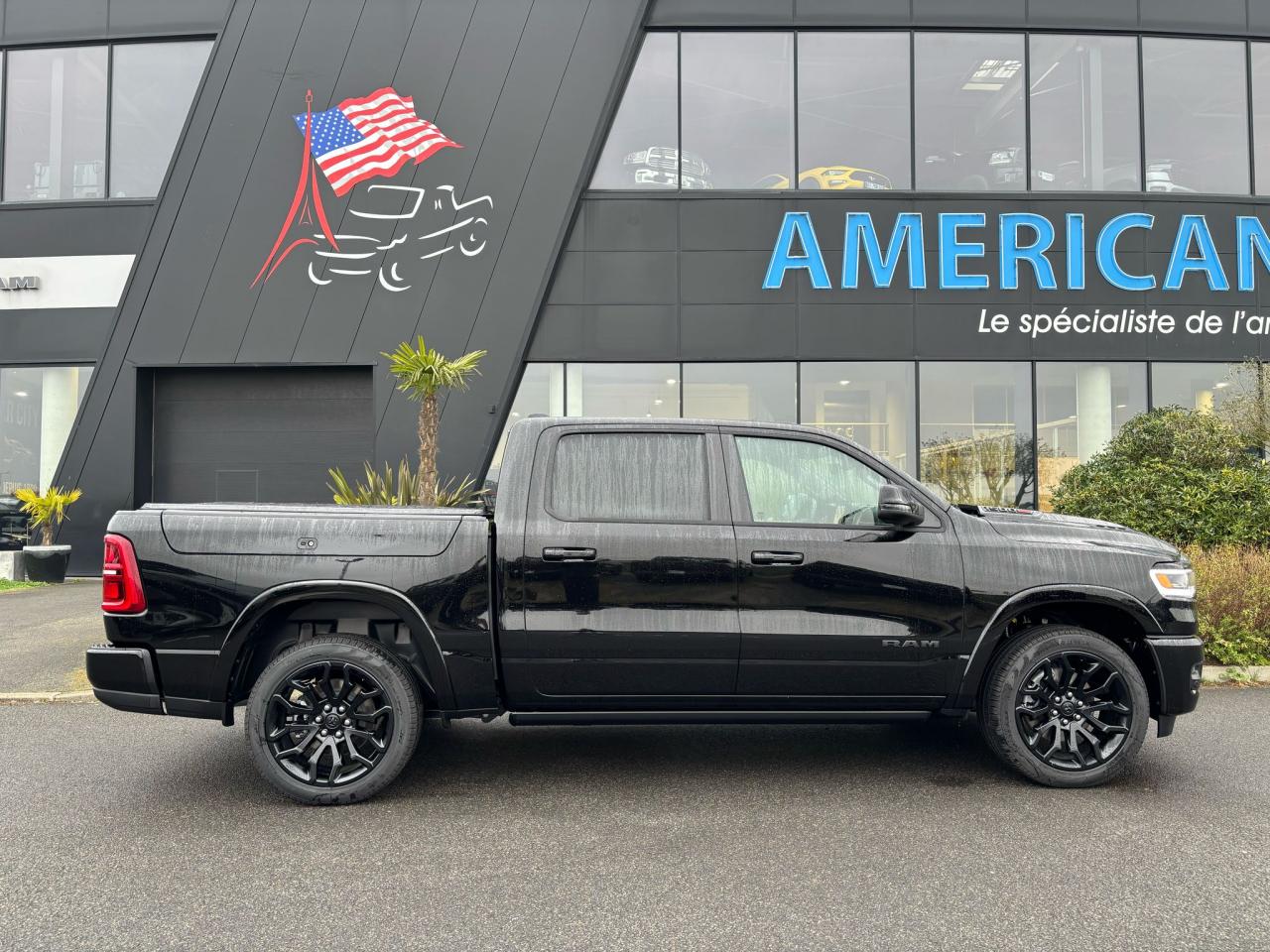 DODGE RAM 1500 CREW LIMITED NIGHT EDITION RAMBOX 2025