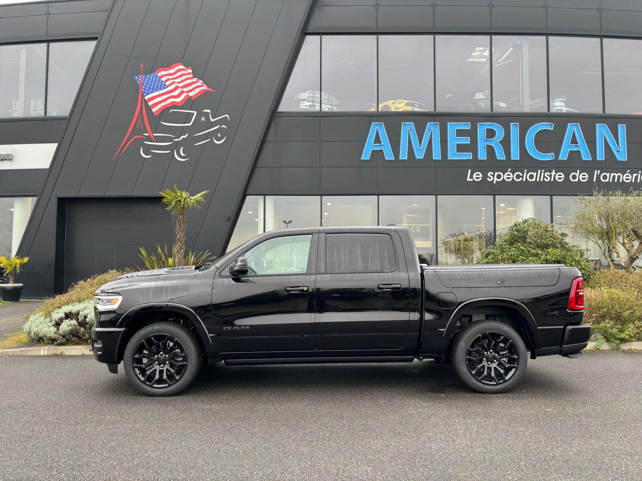 DODGE RAM 1500 CREW LIMITED NIGHT EDITION RAMBOX 2025