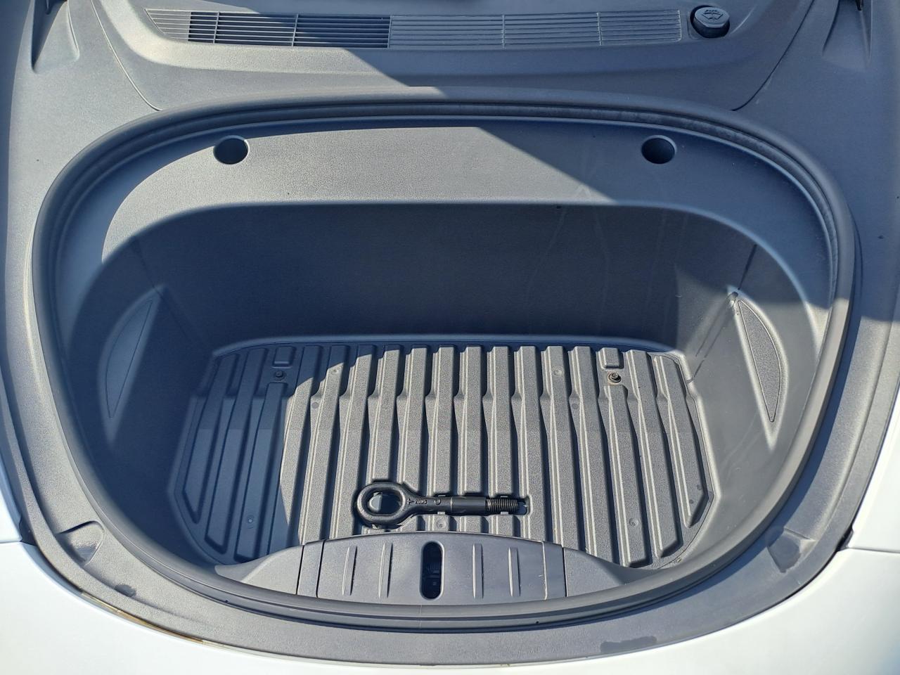 TESLA MODEL 3 Standard Range Plus RWD