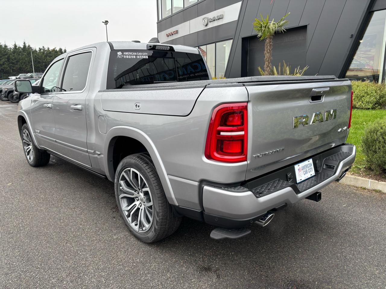 DODGE RAM 1500 CREW TUNGSTEN AIR RAMBOX