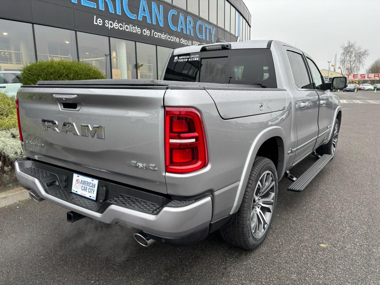 DODGE RAM 1500 CREW TUNGSTEN AIR RAMBOX