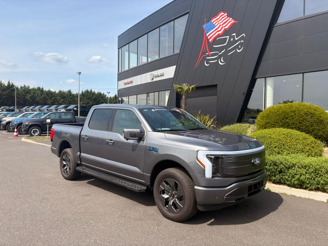 FORD F150 Lightning Lariat Extended-Range