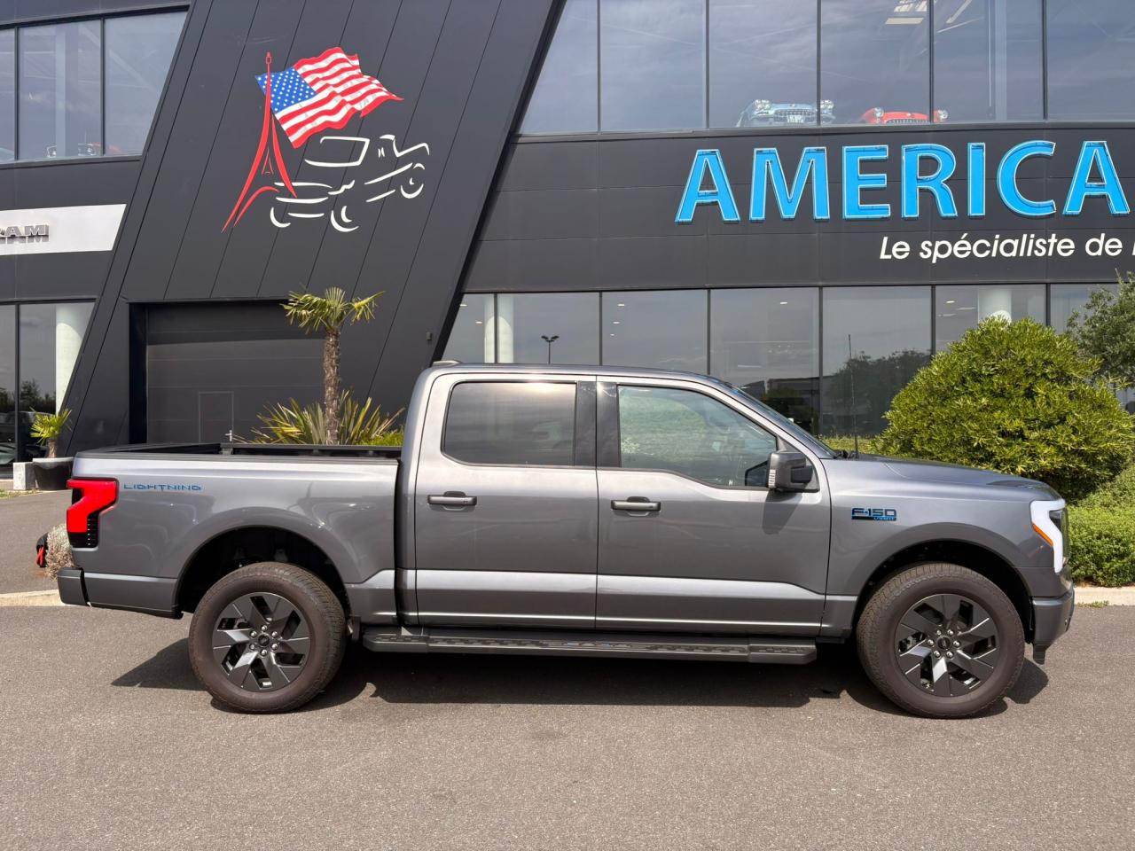 FORD F150 Lightning Lariat Extended-Range