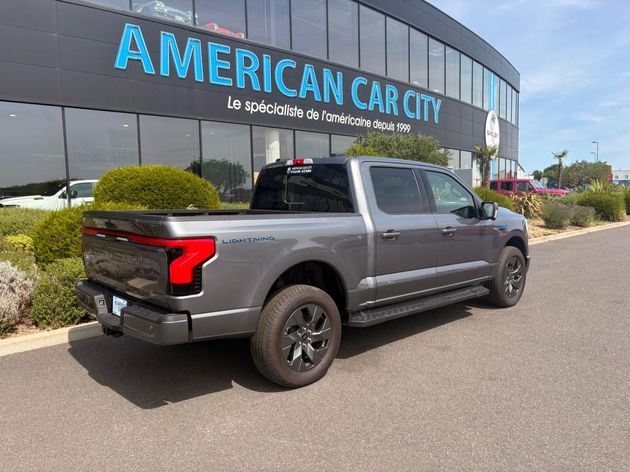 FORD F150 Lightning Lariat Extended-Range