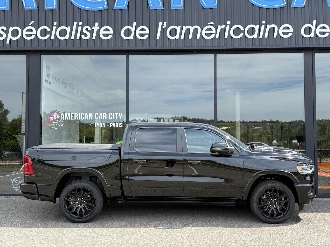 DODGE RAM 1500 CREW LIMITED NIGHT EDITION RAMBOX HAYON MULTI 2025