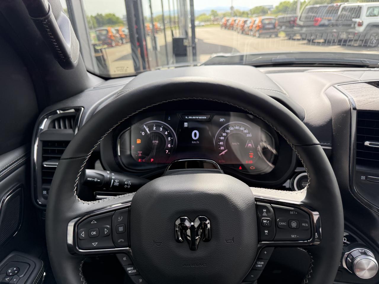 DODGE RAM 1500 CREW LIMITED NIGHT EDITION RAMBOX HAYON MULTI 2025