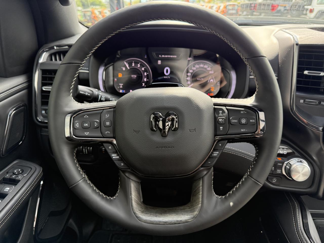 DODGE RAM 1500 CREW LIMITED NIGHT EDITION RAMBOX HAYON MULTI 2025
