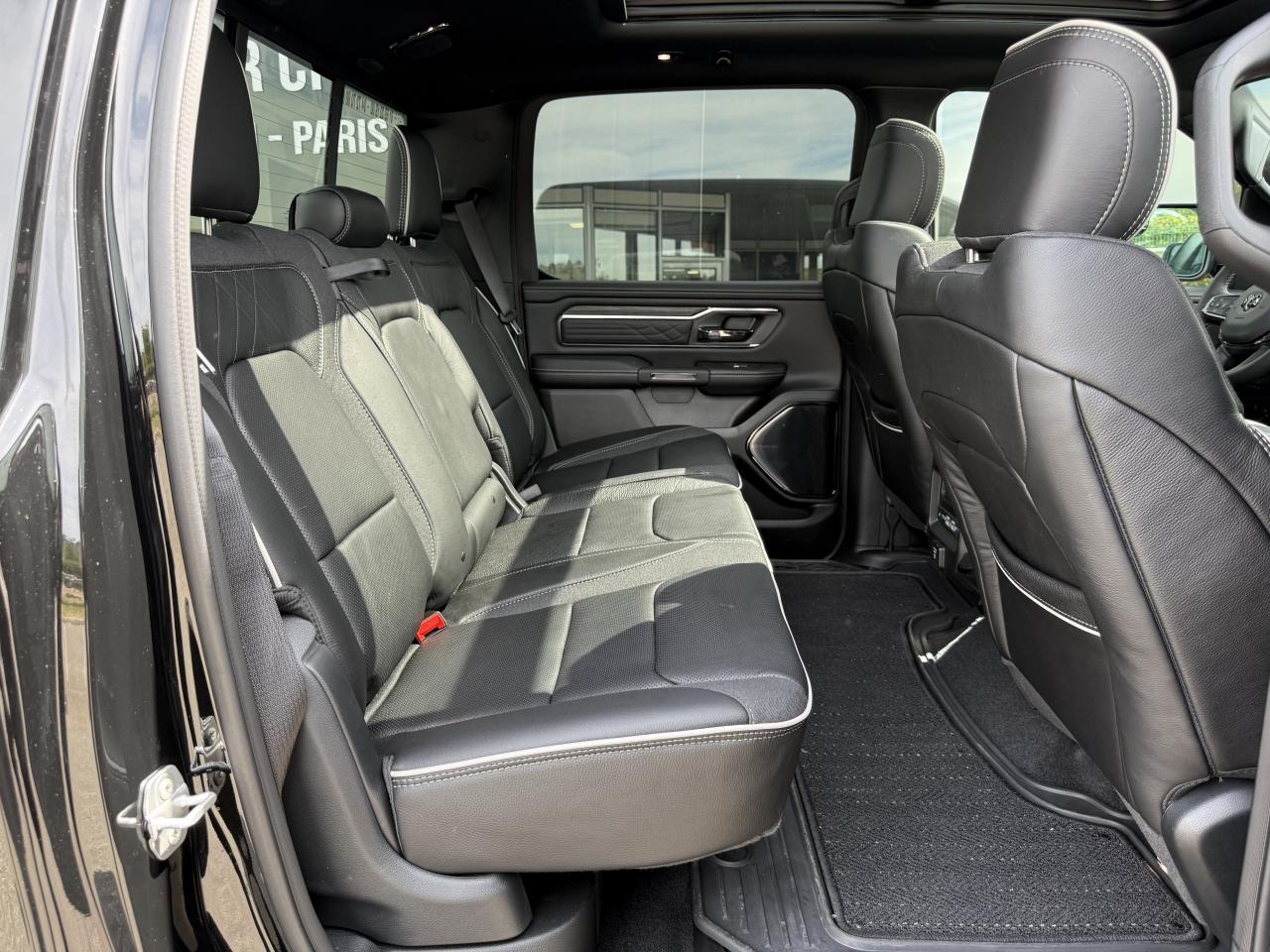 DODGE RAM 1500 CREW LIMITED NIGHT EDITION RAMBOX HAYON MULTI 2025