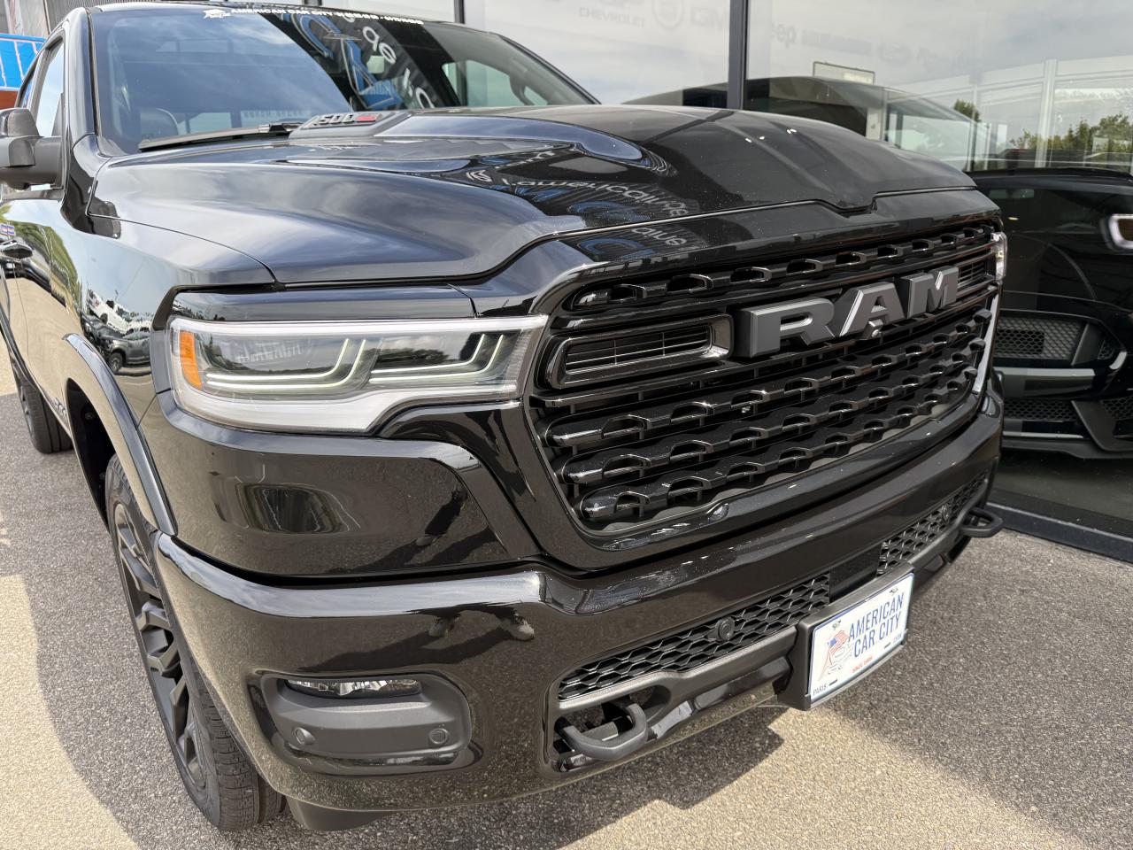 DODGE RAM 1500 CREW LIMITED NIGHT EDITION RAMBOX HAYON MULTI 2025