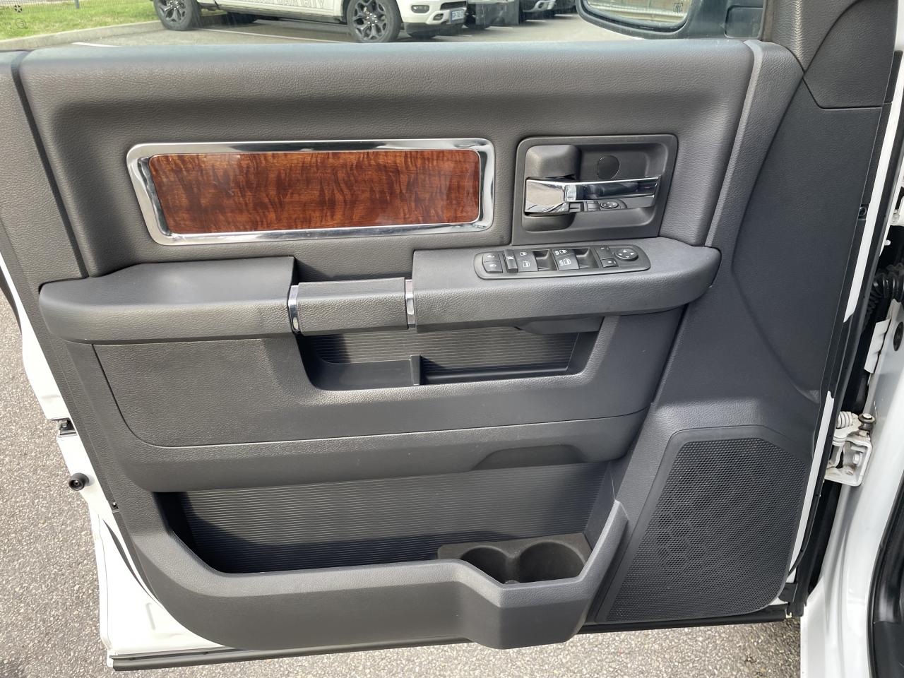 DODGE RAM 1500 CREW LARAMIE - Vente à marchand