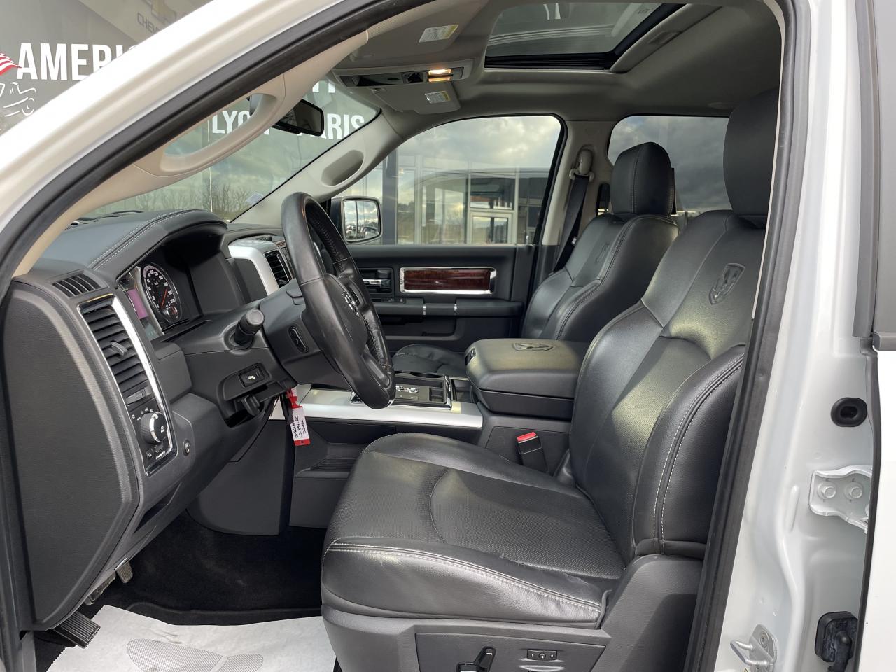 DODGE RAM 1500 CREW LARAMIE - Vente à marchand