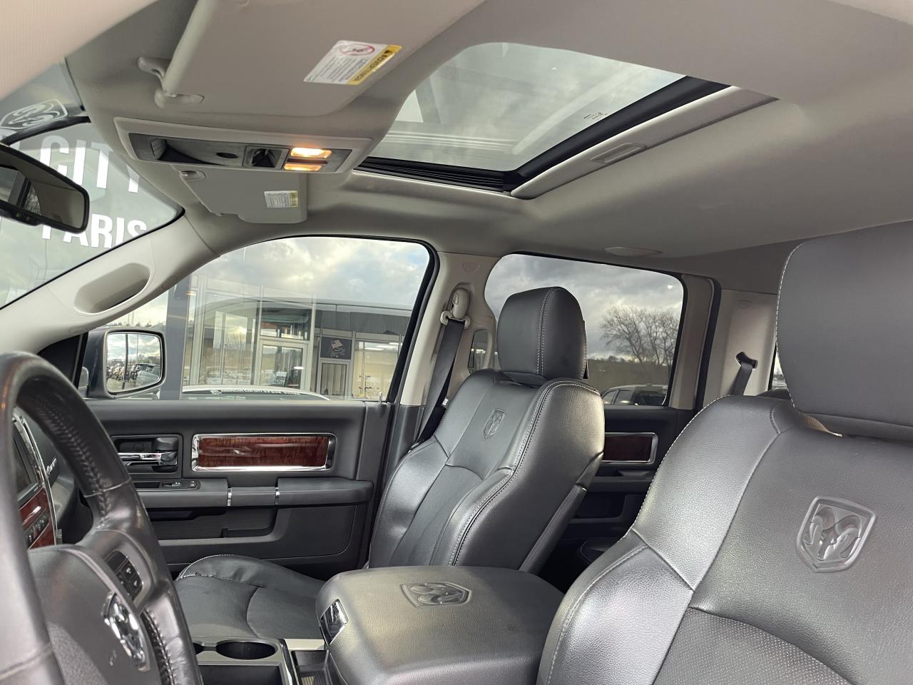 DODGE RAM 1500 CREW LARAMIE - Vente à marchand
