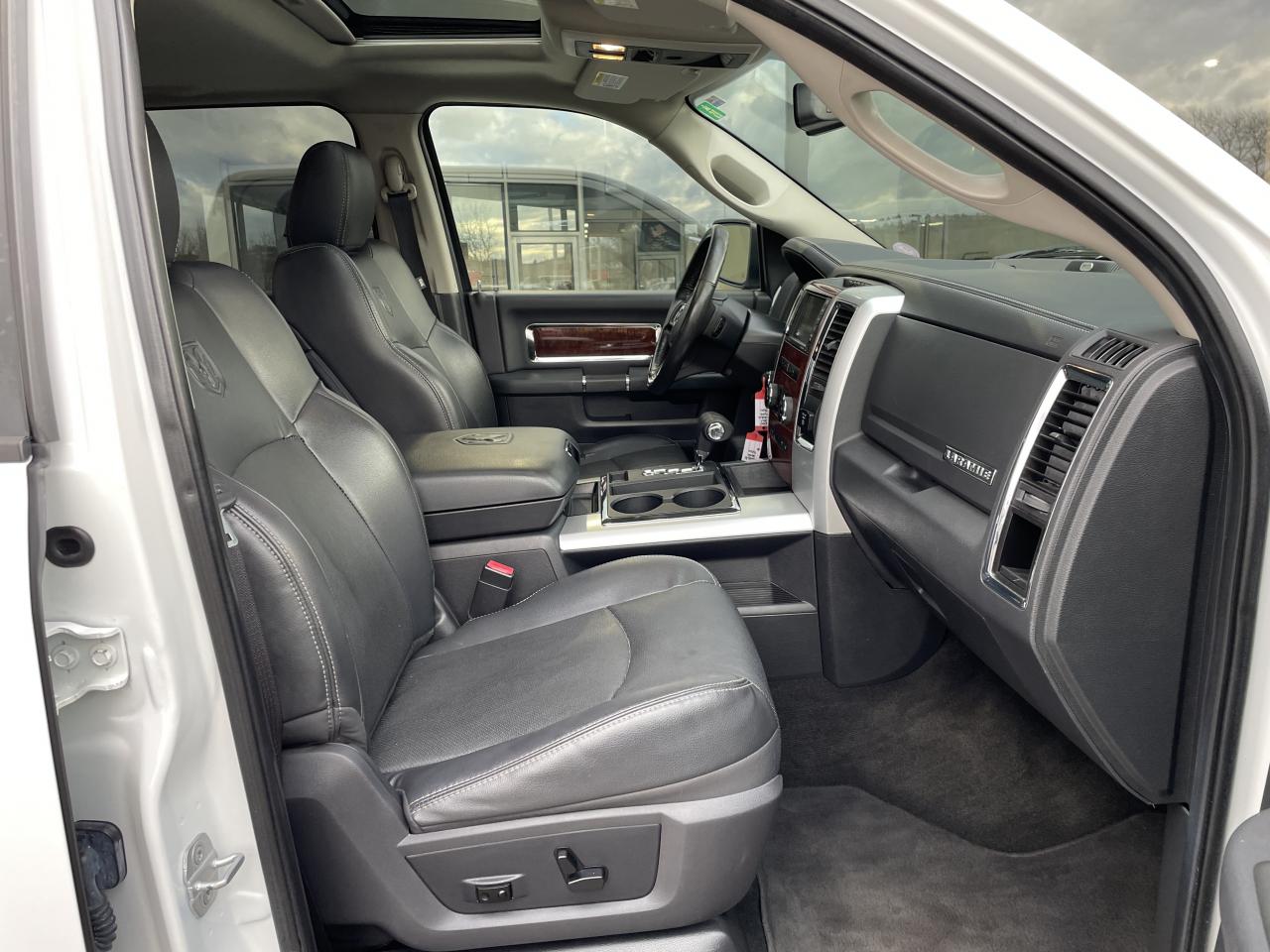 DODGE RAM 1500 CREW LARAMIE - Vente à marchand