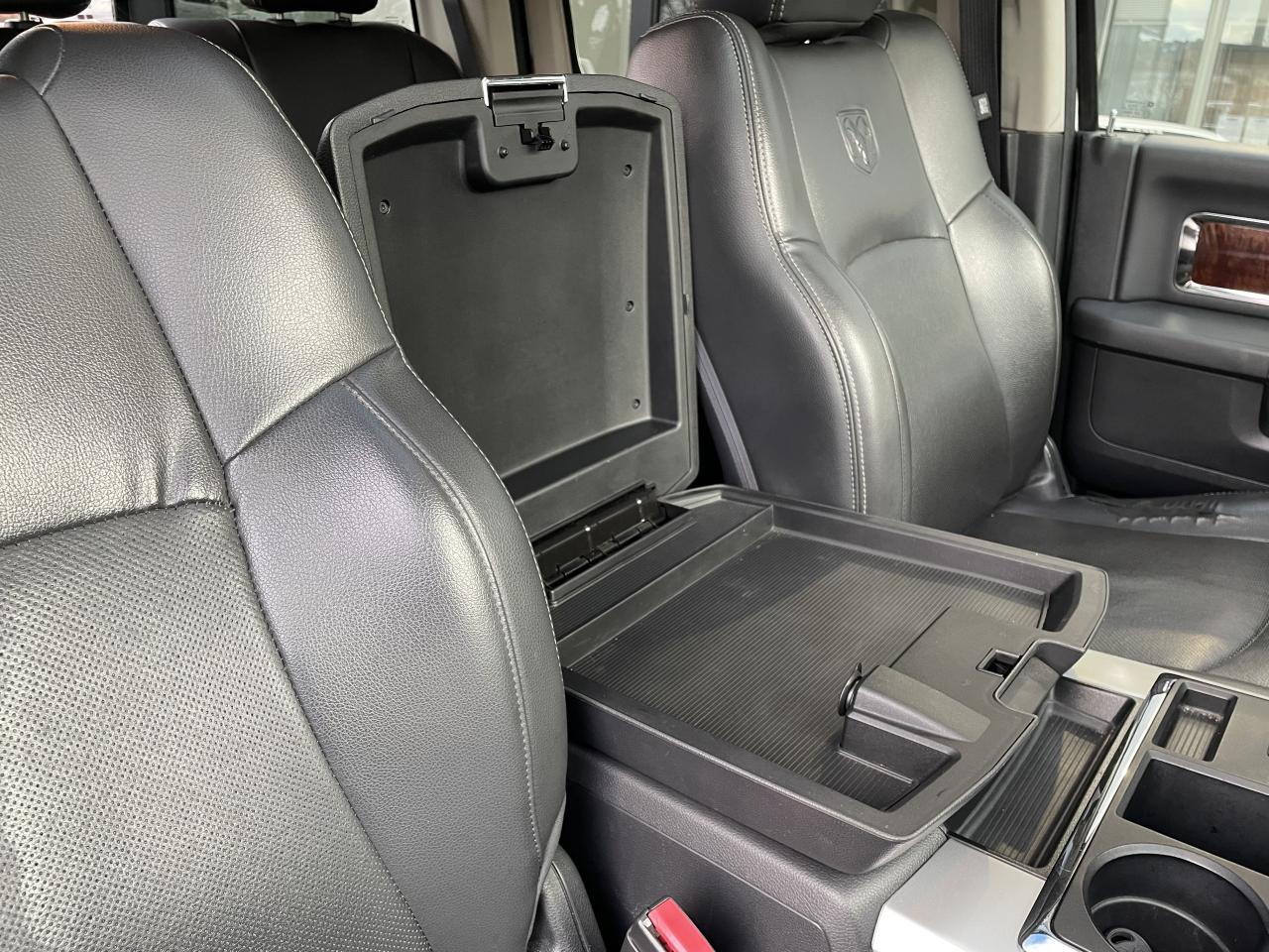 DODGE RAM 1500 CREW LARAMIE - Vente à marchand