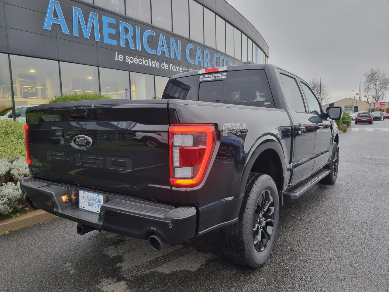FORD F150 Supercrew LARIAT Black Package V8 5.0L FLEXFUEL