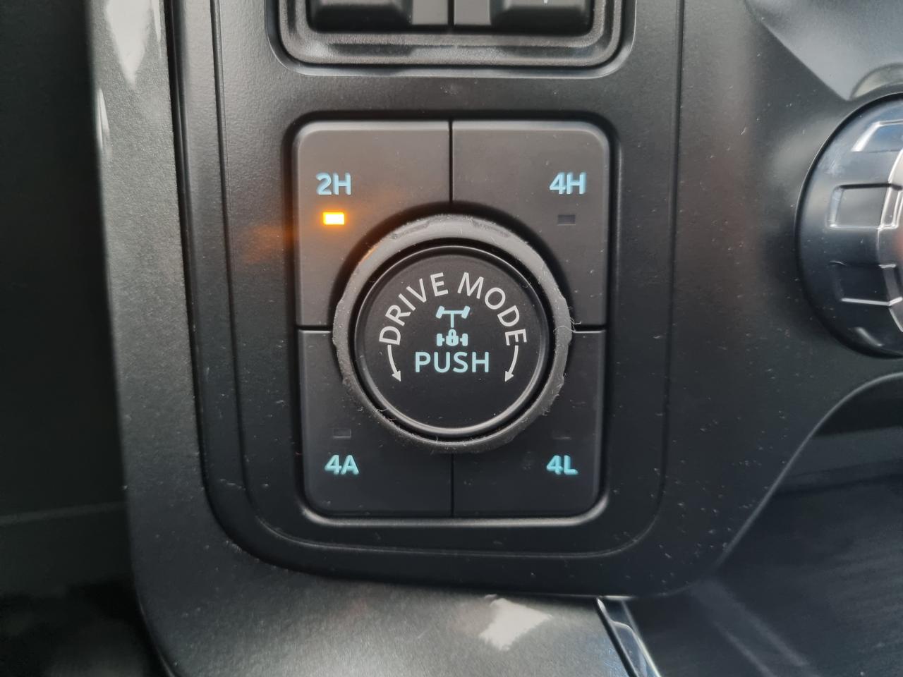 FORD F150 Supercrew LARIAT Black Package V8 5.0L FLEXFUEL