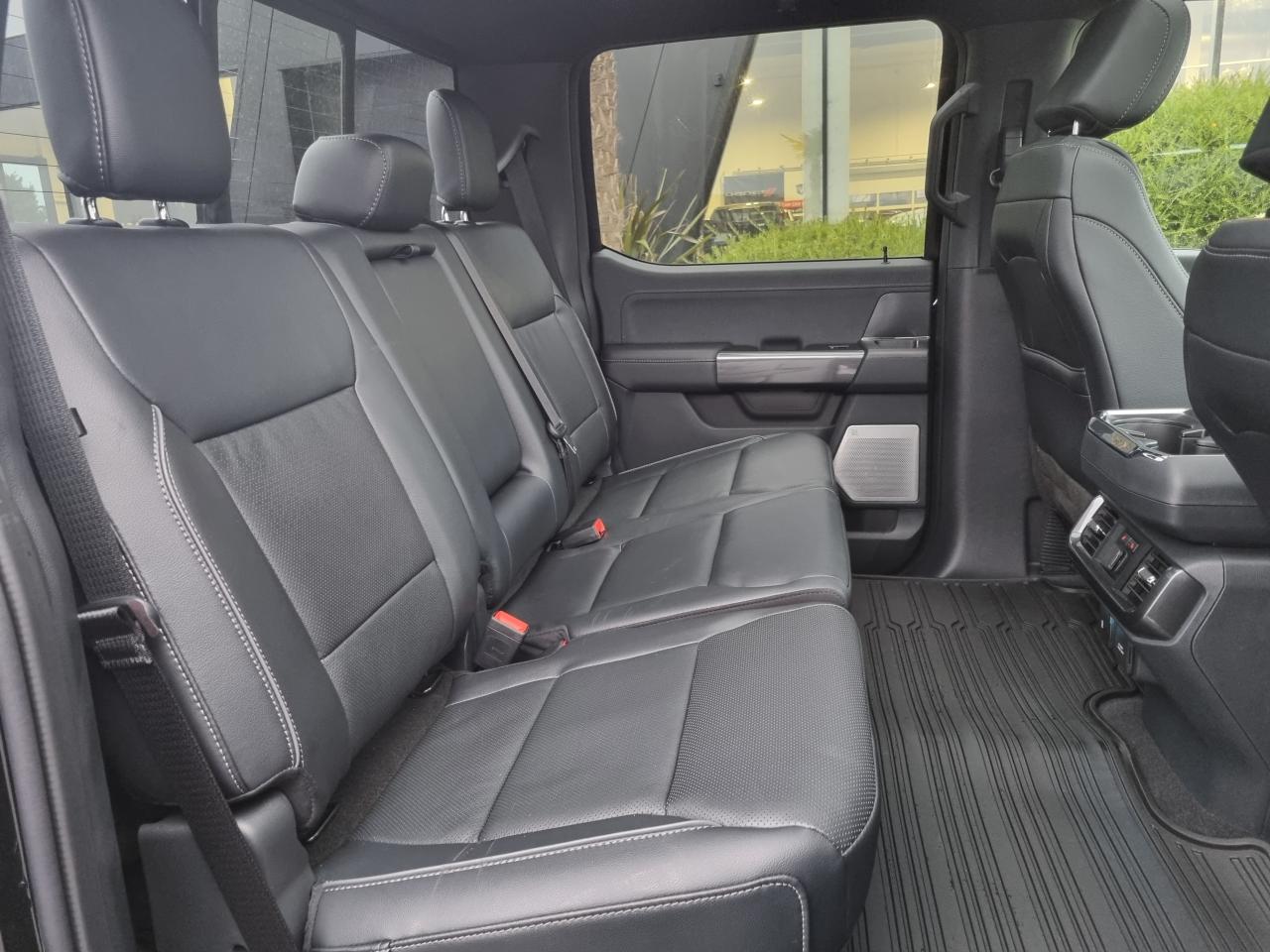 FORD F150 Supercrew LARIAT Black Package V8 5.0L FLEXFUEL