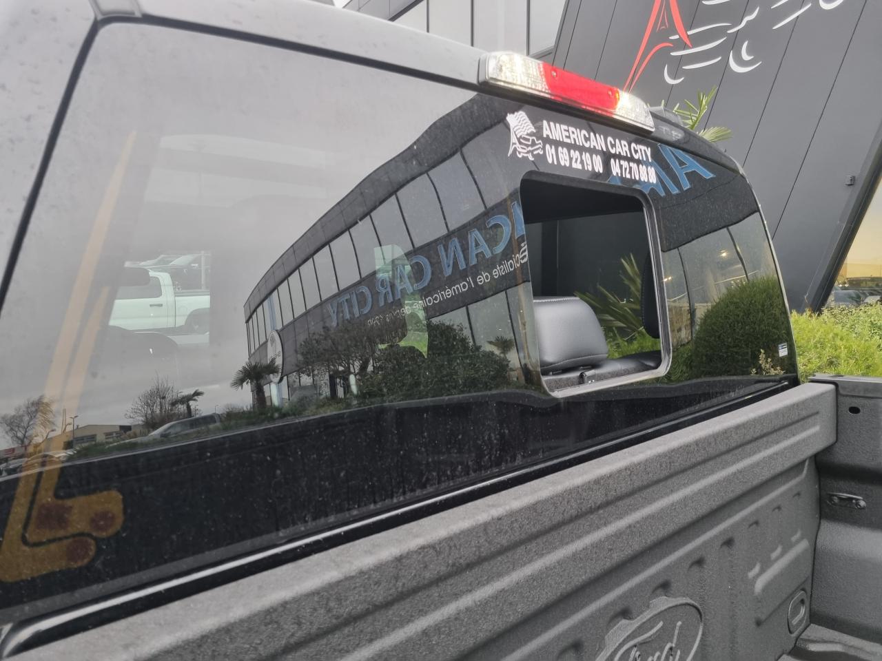 FORD F150 Supercrew LARIAT Black Package V8 5.0L FLEXFUEL
