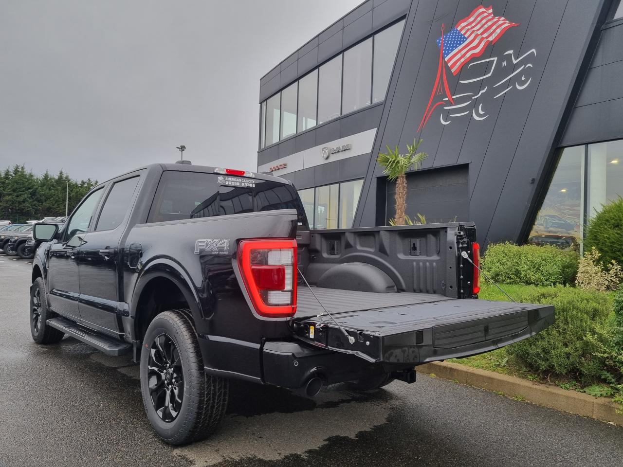 FORD F150 Supercrew LARIAT Black Package V8 5.0L FLEXFUEL