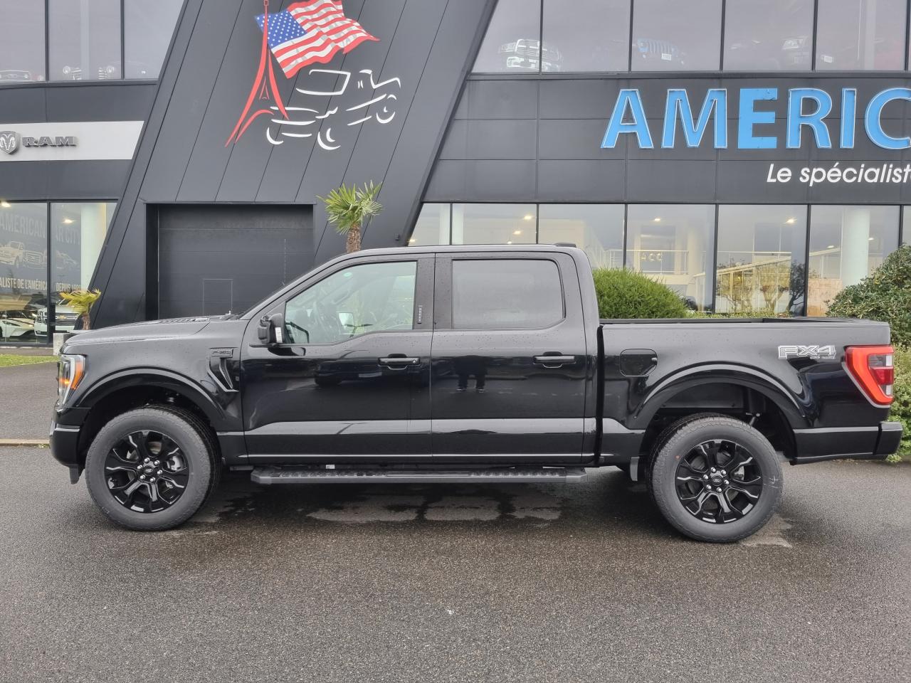 FORD F150 Supercrew LARIAT Black Package V8 5.0L FLEXFUEL