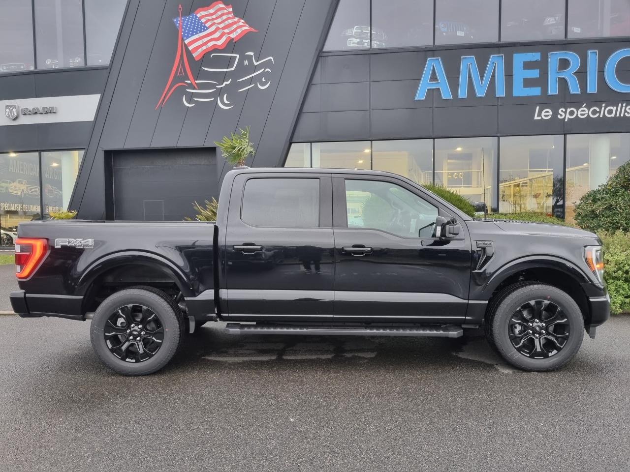 FORD F150 Supercrew LARIAT Black Package V8 5.0L FLEXFUEL