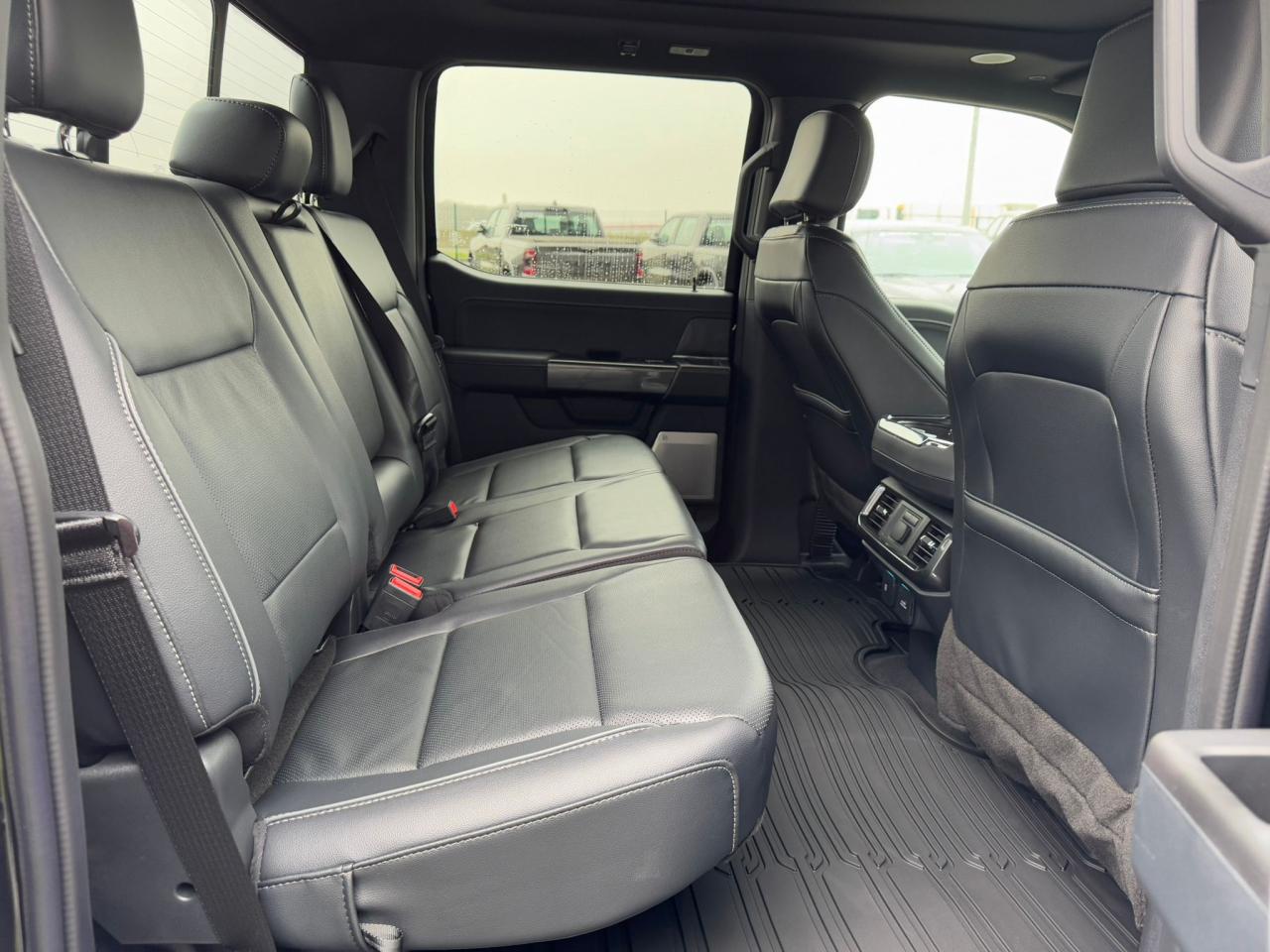 FORD F150 Supercrew LARIAT Black Package V8 5.0L FLEXFUEL
