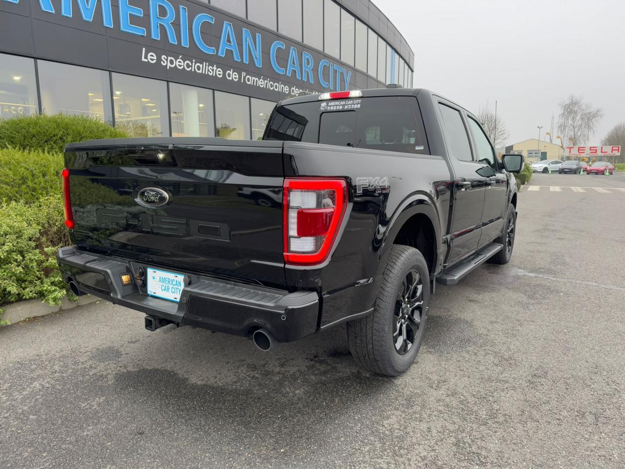 FORD F150 Supercrew LARIAT Black Package V8 5.0L FLEXFUEL