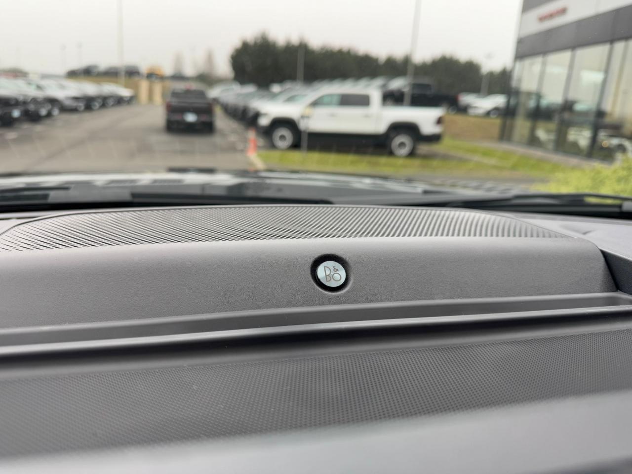 FORD F150 Supercrew LARIAT Black Package V8 5.0L FLEXFUEL