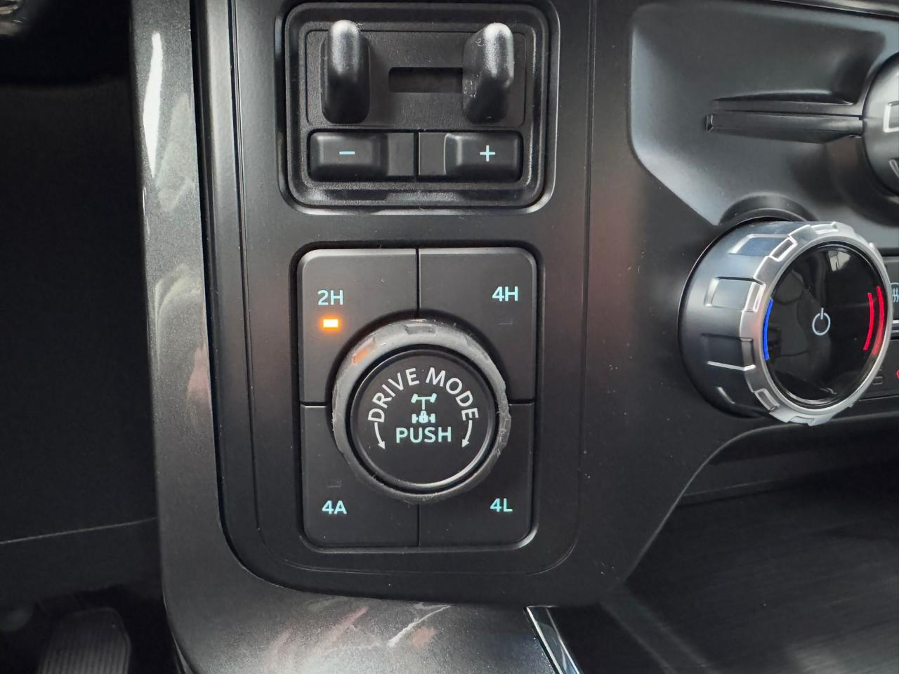 FORD F150 Supercrew LARIAT Black Package V8 5.0L FLEXFUEL
