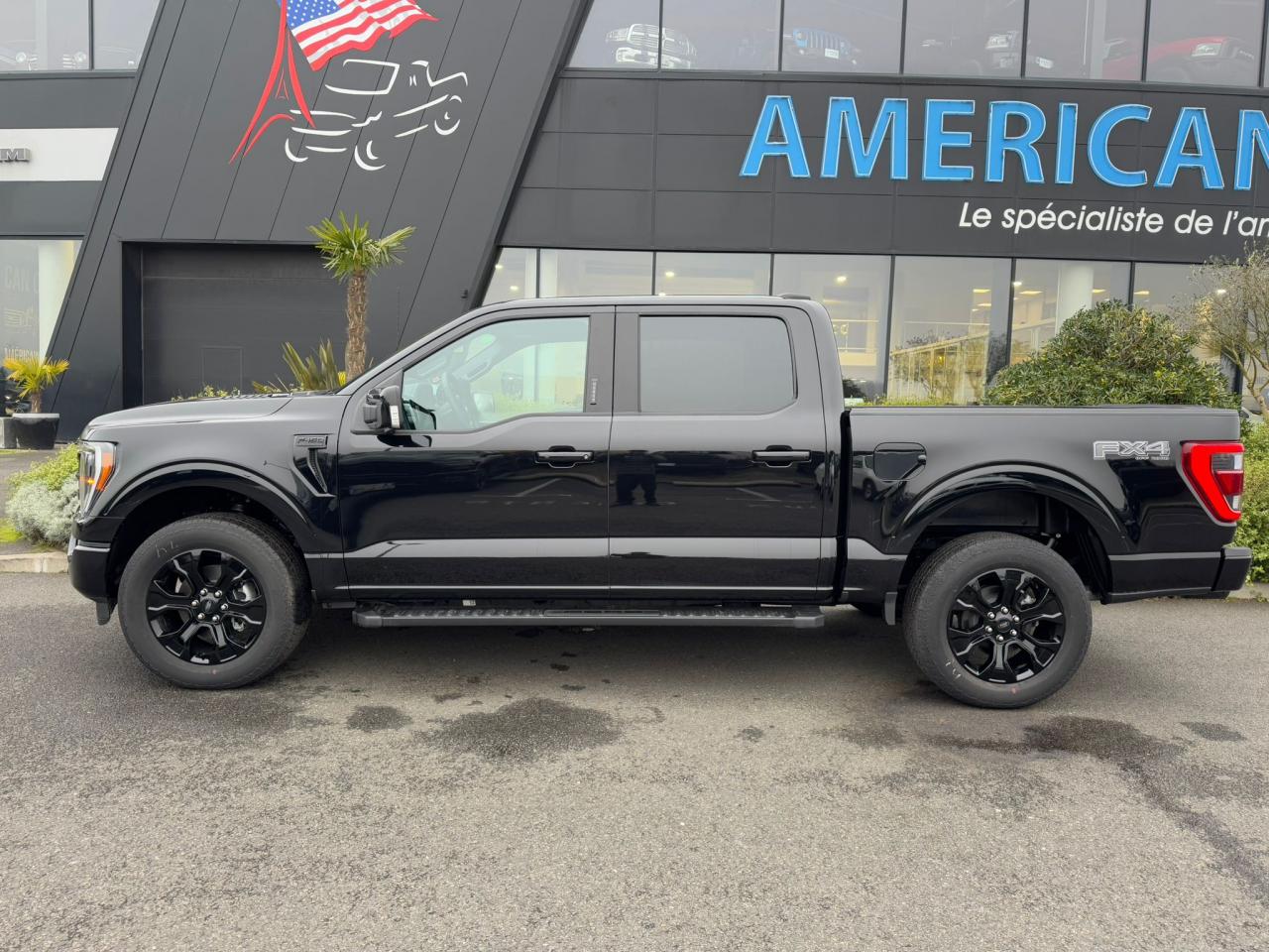 FORD F150 Supercrew LARIAT Black Package V8 5.0L FLEXFUEL