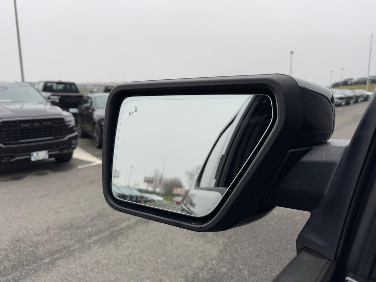 FORD F150 Supercrew LARIAT Black Package V8 5.0L FLEXFUEL