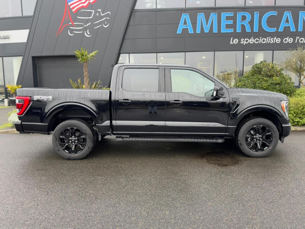 FORD F150 Supercrew LARIAT Black Package V8 5.0L FLEXFUEL