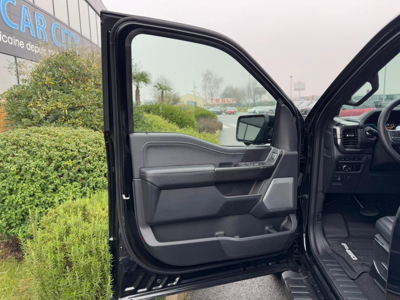 FORD F150 Supercrew LARIAT Black Package V8 5.0L FLEXFUEL