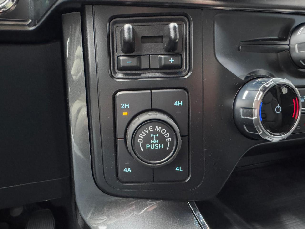FORD F150 Supercrew LARIAT Black Package V8 5.0L FLEXFUEL