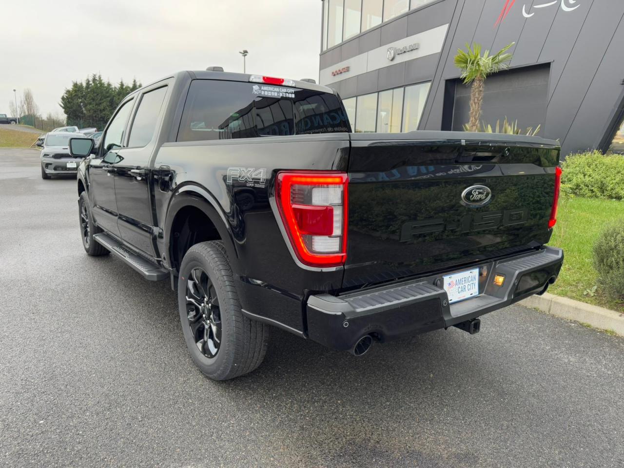 FORD F150 Supercrew LARIAT Black Package V8 5.0L FLEXFUEL